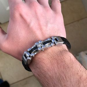 Men’s black and sliver bracelet